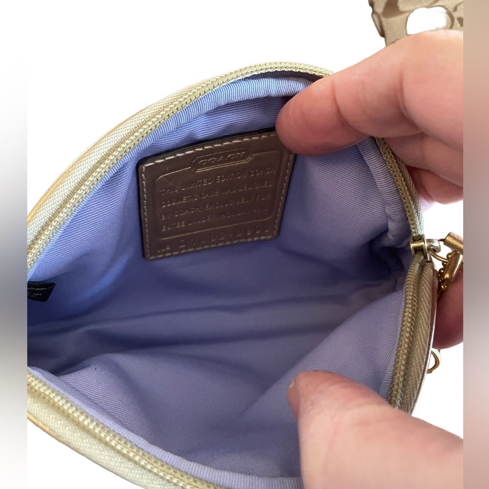 Coach clutch/wallet - Picture 4 of 4